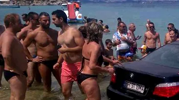 Ce a facut acest roman pe o plaja din Grecia intrece orice imaginatie.Turistii s-au strans in jurul BMW-ului si...