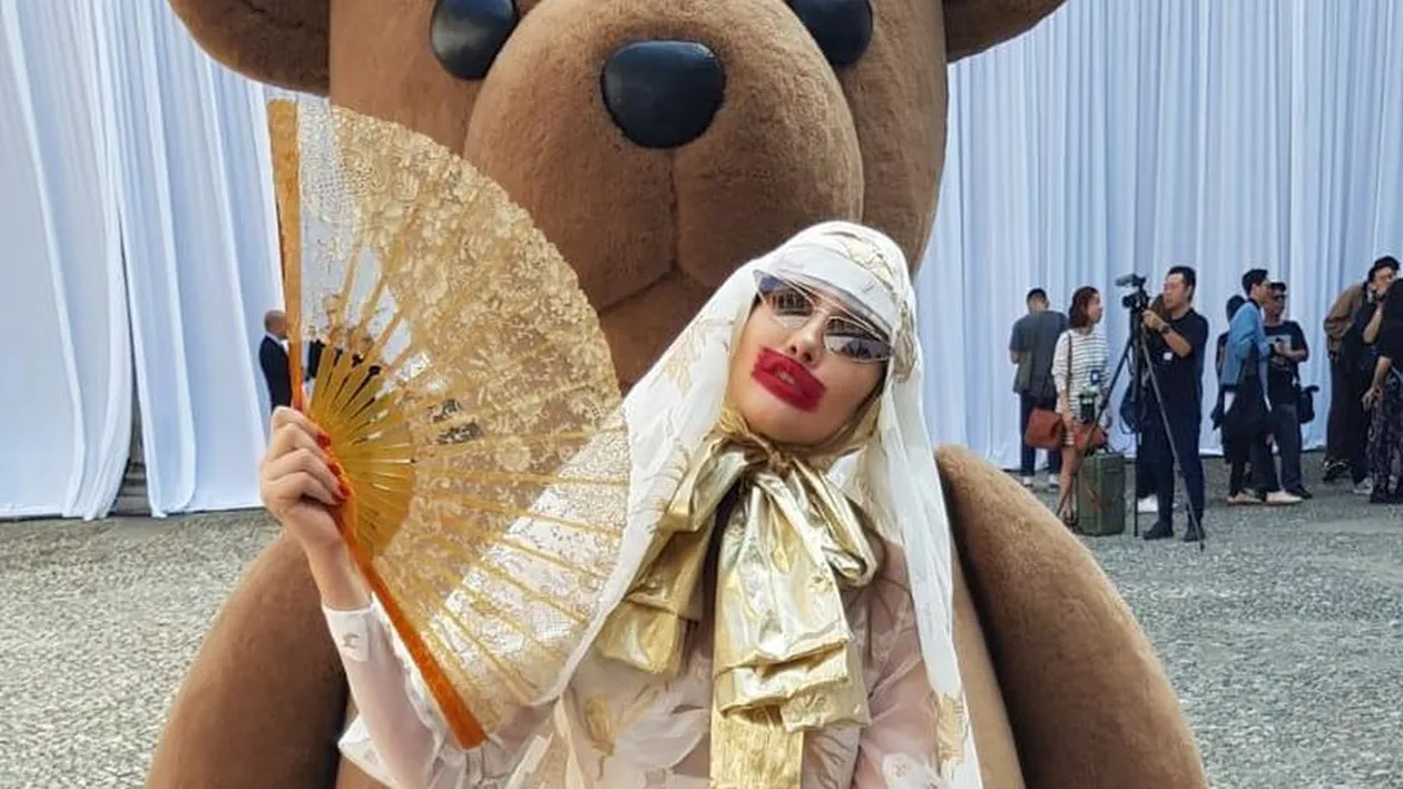 Cum a apărut Iulia Albu pe străzile din Milano! Toată lumea s-a uitat la ea