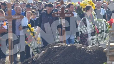 Marian si Roxana au fost condusi astazi pe ultimul drum de peste o suta de rude si prieteni!