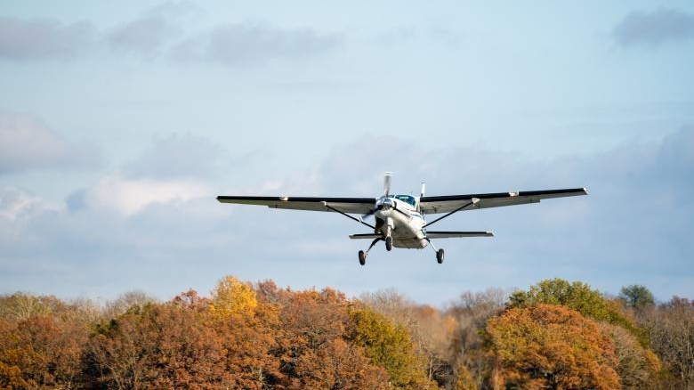 Două avioane s-au ciocnit în aer! 7 persoane și-au pierdut viața