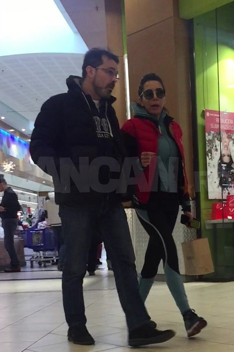 Laura Chiriac s-a deghizat cu ajutorul ochelarilor de soare ca să nu fie recunoscută în mall