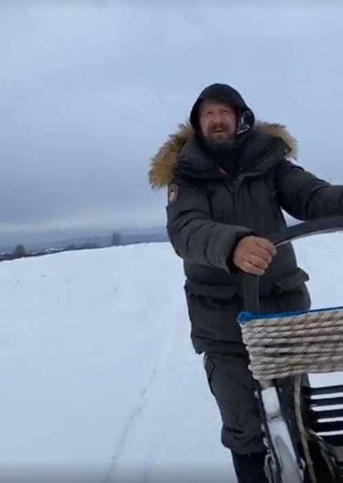 Laurent și soția lui se bucură de traiul în pustietate