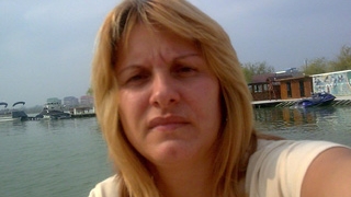 Soc in Constanta! Invatatoarea-proxeneta Aurelia Grosu e fata de functionar onorabil si scrie poezii!