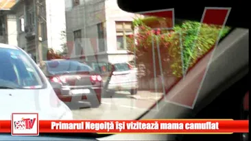 Liviu Negoita isi viziteaza mama camuflat