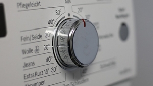 Dacă și tu spălai rufele la 40 de grade, ar trebui să încetezi să mai faci asta. Iată care este, de fapt, temperatura optimă și cu cât este redusă factura de curent