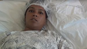 VIDEO / Mărturiile de coşmar ale dansatoarei la bară, înjunghiată de soţul ei: “Nu e prima dată când vrea să mă omoare. Mi-a tăiat plămânul, îmi sunt tăiate tendoanele de la mână.”