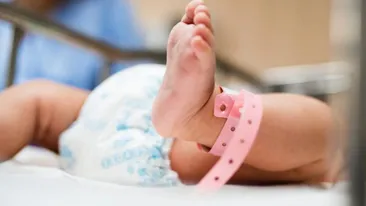 Cel mai tânăr pacient vindecat de COVID-19 are doar 16 zile: ”M-am speriat, dar am decis să-l las pe mâna medicilor”