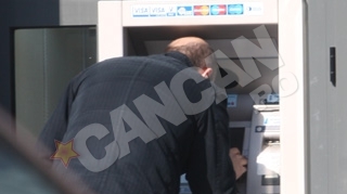 Claudiu Saftoiu e interesat de tricouri si camasi de firma