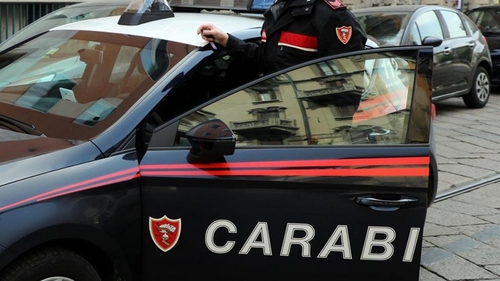 Un român din Italia a sunat la poliție spunând că îl bătea soacra. Ce a urmat e de neimaginat.