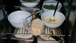 Încă un restaurant din București, închis de ANPC. Mizerie de nedescris și produse stricate, găsite de inspectori
