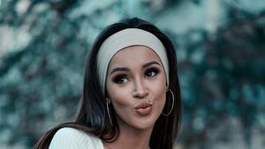 Ana Maria Barnoschi, taxată aspru pentru apariția la piscină. Un fan, nemulțumit de câte vergeturi are