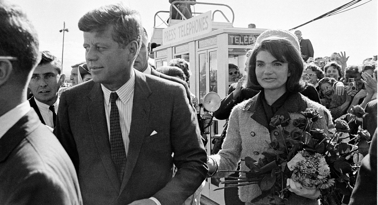 Donald Trump deschide dosarele clasificate despre asasinarea lui Kennedy: ”Blocate mult timp…”