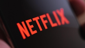 Serialul fenomen de pe Netflix care i-a cucerit pe români! Povestea captivantă te ține cu sufletul la gură