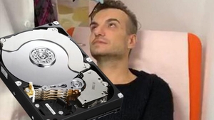 Imaginile de pe hardurile lui Răzvan Ciobanu, deja în presă. Cine apare pe ele si in ce ipostaze!?