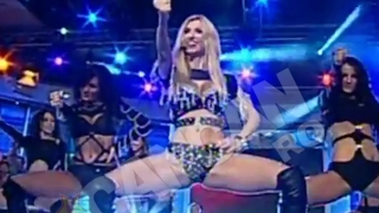 VIDEO Andreea Balan isi promoveaza muzica! S-a dezbracat in direct!
