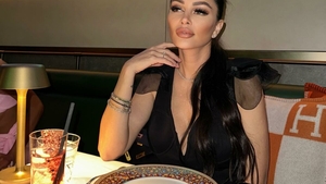 Nu e o glumă! Cât costă să închiriezi o rochie de mireasă creată de Brigitte Pastramă