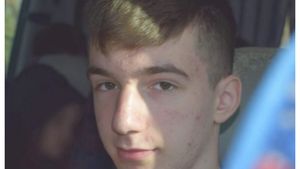 Tragedie într-o familie din Iași. Eduard avea 19 ani și a murit fulgerător pe patul de spital. Tânărul aflase că suferă de o boală gravă