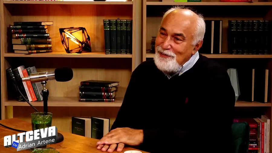 Varujan Vosganian s-a născut într-o familie de etnie armeană / (Sursa: Captură video)