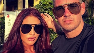 Surpriză de proporții pentru fanii lui Amy Childs! Vedeta este însărcinată pentru a treaia oară