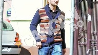 Bogdan Vladan, singur la festivitatea de absolvire. Doar colegii de clasa si parintii acestora l-au aplaudat cand a urcat pescena