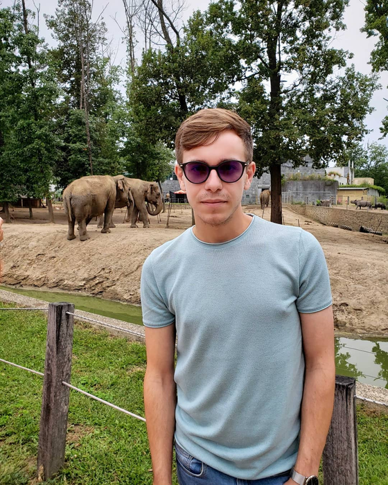Ce mult s-a schimbat viața lui Narcis Ianău după participarea la Românii au Talent: “Am fost hărțuit doar pentru că eram diferit”. Artistul își dorea să devină preot