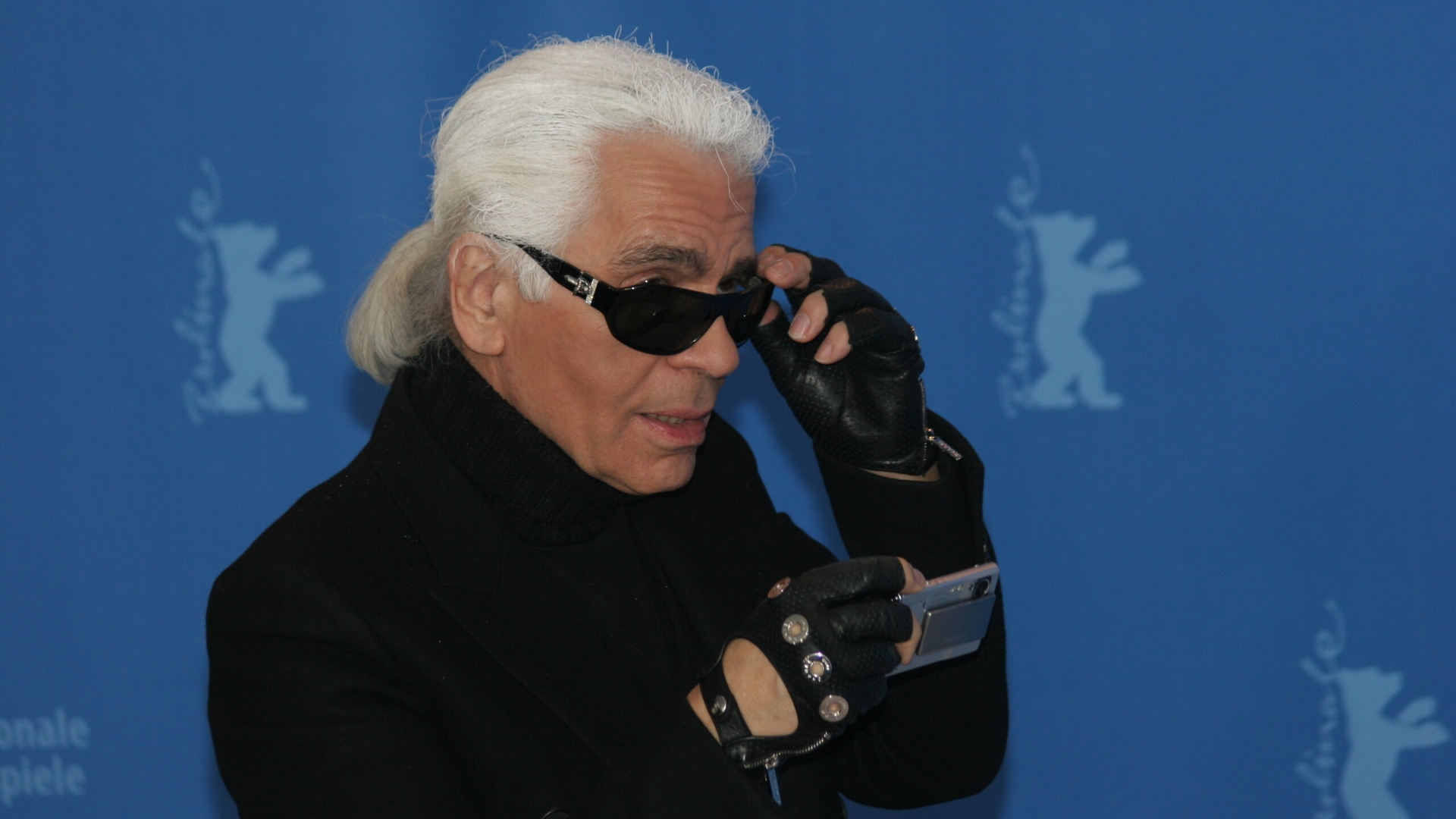 Apartamentul în care a locuit Karl Lagerfeld, vândut cu 10 milioane de euro! Imobilul luxos are 3 camere cu vedere la râul Sena și Muzeul Luvru