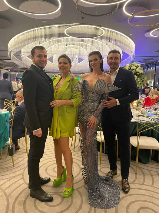 Beatrice și Lavinia, alături de partenerii de viață (Foto: Instagram)