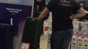 Comediantul i-a luat şi locul, şi… salariul lui Brenciu! Cornel Palade a dat lovitura la bingo!