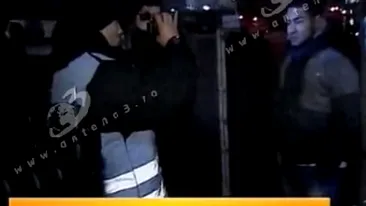 VIDEO Peste 50 de persoane care protestau in Piata Universitatii au fost duse la sectii de politie din Capitala