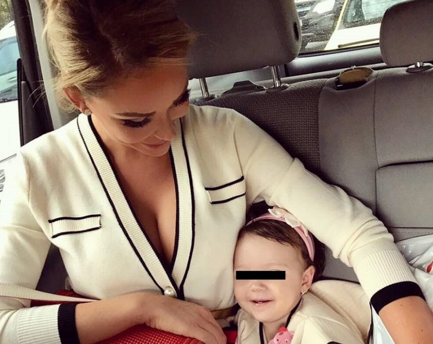 Bianca şi-a îmbrăcat micuţa în Crăciuniţă! Cum arată fetiţa vedetei