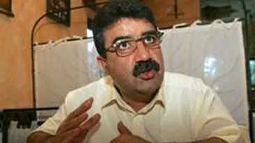 Retinut pentru 2 milioane de euro! Imagini exclusive cu negociatorul jurnalistilor rapiti! Cum traia ”emisarul lui Basescu”