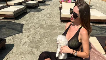 Otilia Bilionera, ”spectacol” într-un costum de baie minuscul. Cu cine s-a distrat blondina pe plajă, la Mamaia
