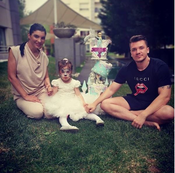 Andreea Tonciu se mândrește cu noua mașină! Câți bani a plătit pentru bolid de lux