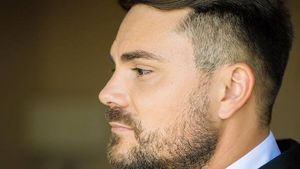 A lucrat 10 ani în Norvegia, iar azi... Nu e banc! Un băimărean câştigă bani din "împachetat" fum!