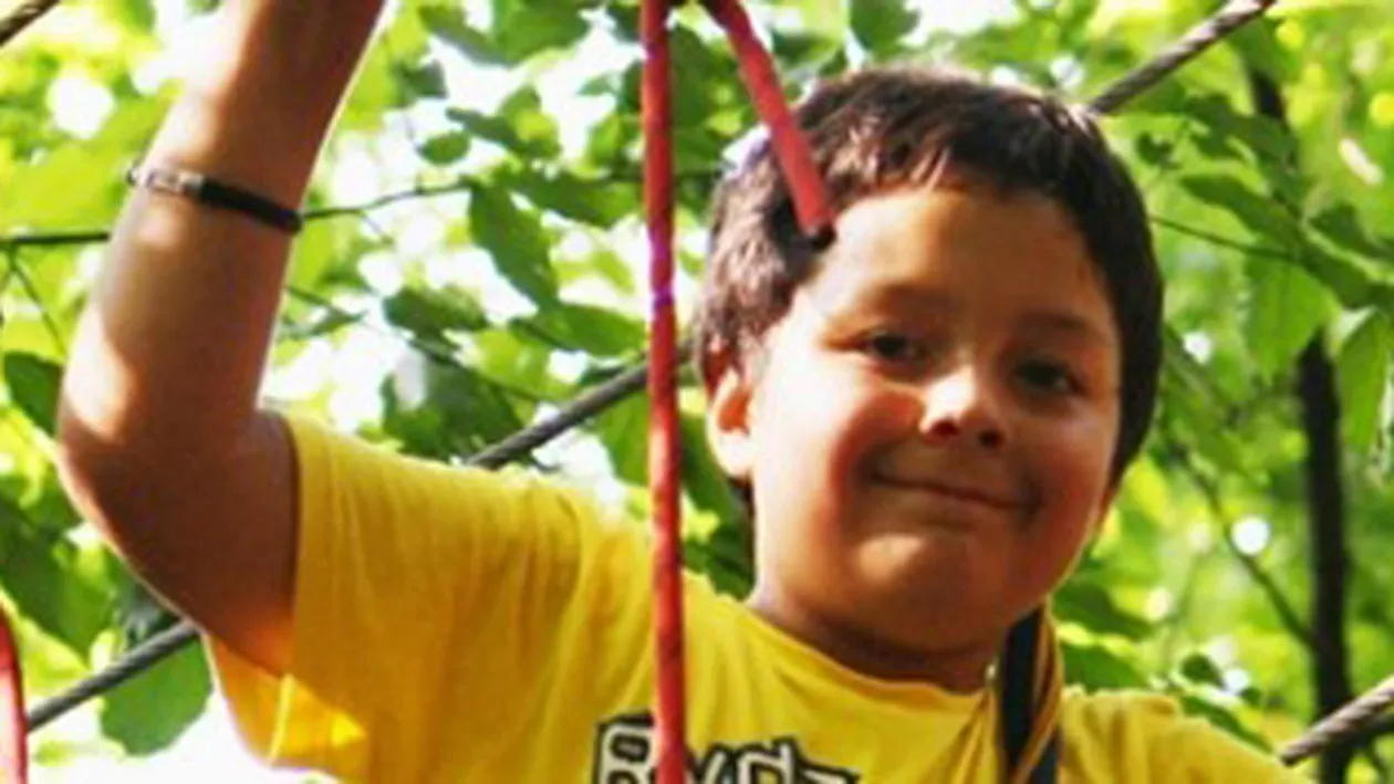 Ajuta-l pe Andrei! Are 8 ani si are tumori pe creier si coloana vertebrala!