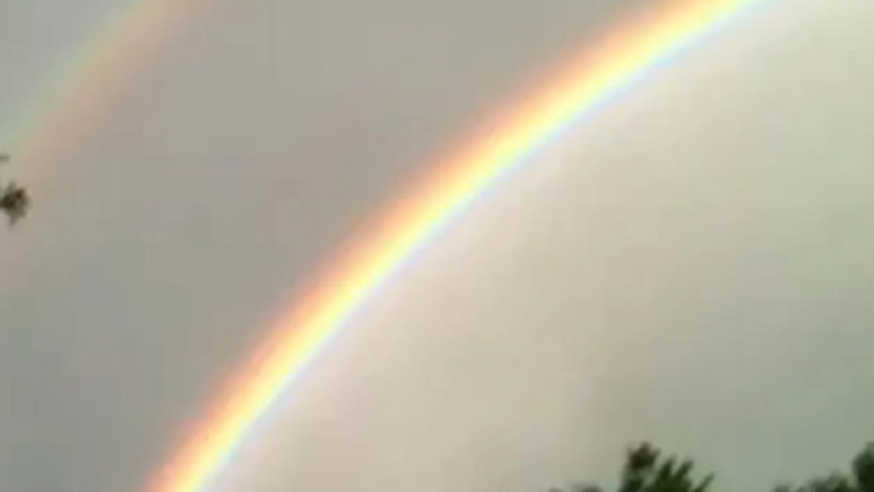 Sa vezi si sa nu crezi! In America a aparut curcubeul dublu! Vezi aici cum arata!