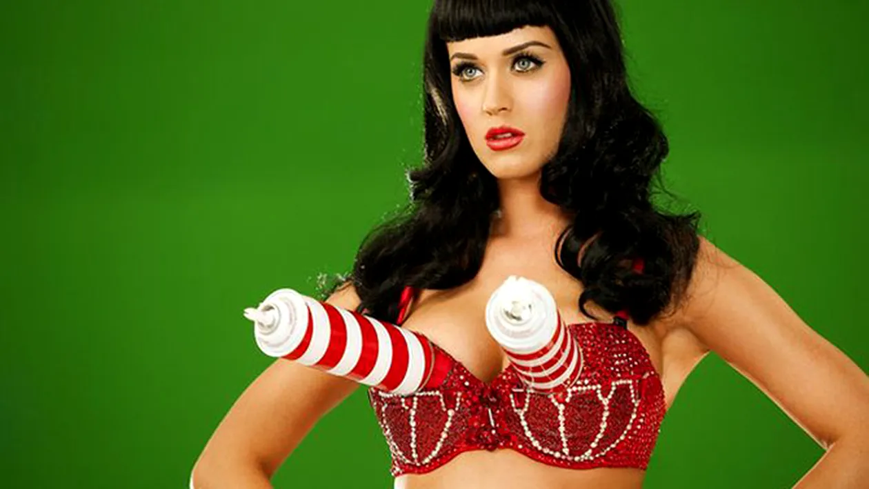 Katy Perry, regina sutienelor trasnite! Vezi cele mai ciudate chestii cu care si-a acoperit sanii!