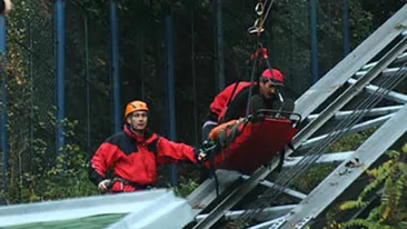 Acest tânăr s-a urcat pe Cetatea Devei alături de iubita sa pentru a face o fotografie şi a murit după ce a căzut în gol