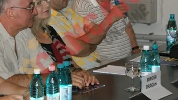 Horia Moculescu poarta cu el oriunde merge un mini-ventilator