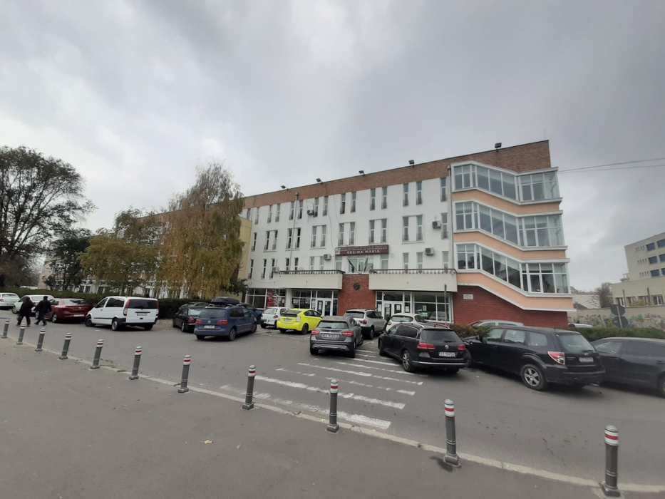 Un liceu din Constanța e modernizat de câțiva ani din banii părinților