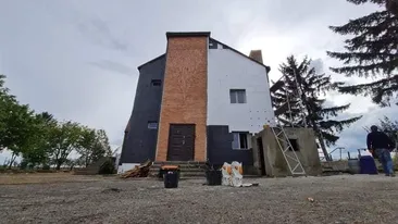 O fostă vilă a lui Nicolae Ceaușescu, aflată în paragină, transformată în azil. “Era un vis, acum devine realitate”