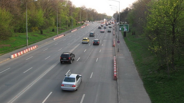 Trafic de COSMAR in Nordul Bucurestiului dupa un accident in care au fost implicate 3 masini! Nimeni nu a fost ranit!