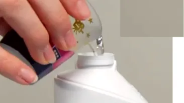 A turnat vodka in samponul cu care se spala pe cap! Ce a urmat a fost uluitor