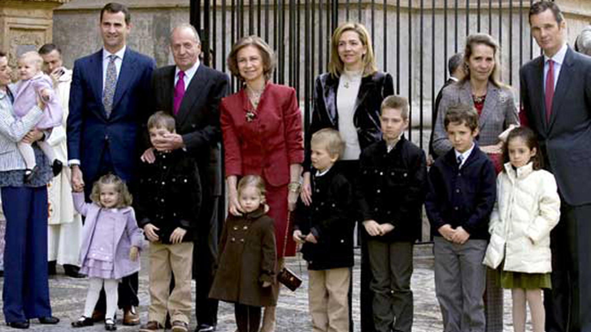 Si-a lasat averea familiei regale