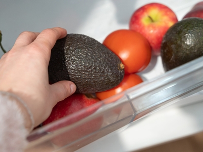 Cum păstrezi corect avocado, bananele și roșiile. Unde nu ar trebui să le ții