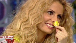 VIDEO Andreea Banica: "Sunt fericita ca am un sot apreciat de atatea fete! M-a plimbat cu scuterul ca sa ma cucereasca!"