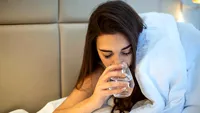 Ce trebuie să bei seara, înainte de culcare. Cele 5 băuturi care te ajută să slăbești în somn