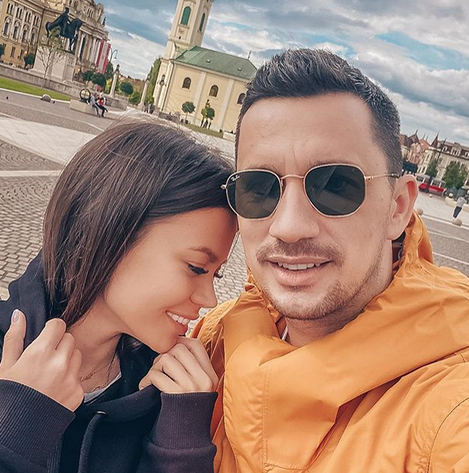 Flick și Denisa au uitat de momentele romantice (Foto: Facebook)