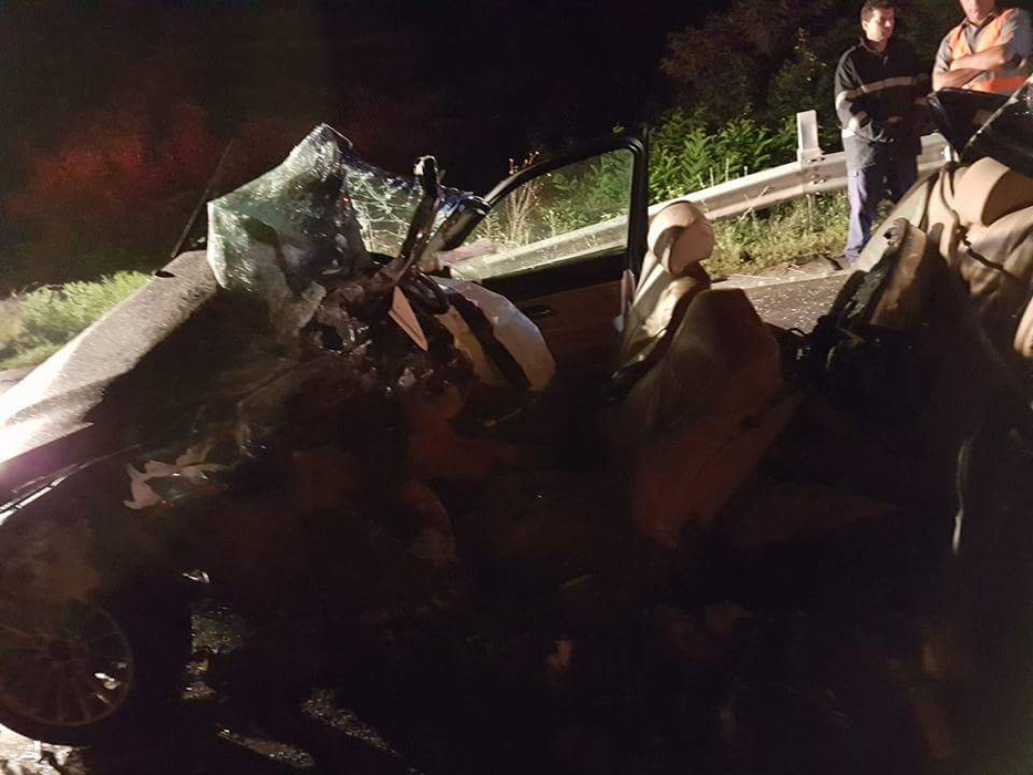 Acest BMW s-a dezmebrat în urma unui accident! Acul vitezometrului s-a oprit la…