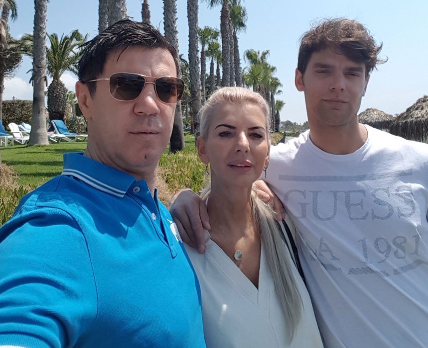 Ce bine arată soția lui Mihai Leu! Cum s-a pozat Anna Leu alături de un grup de fotomodele